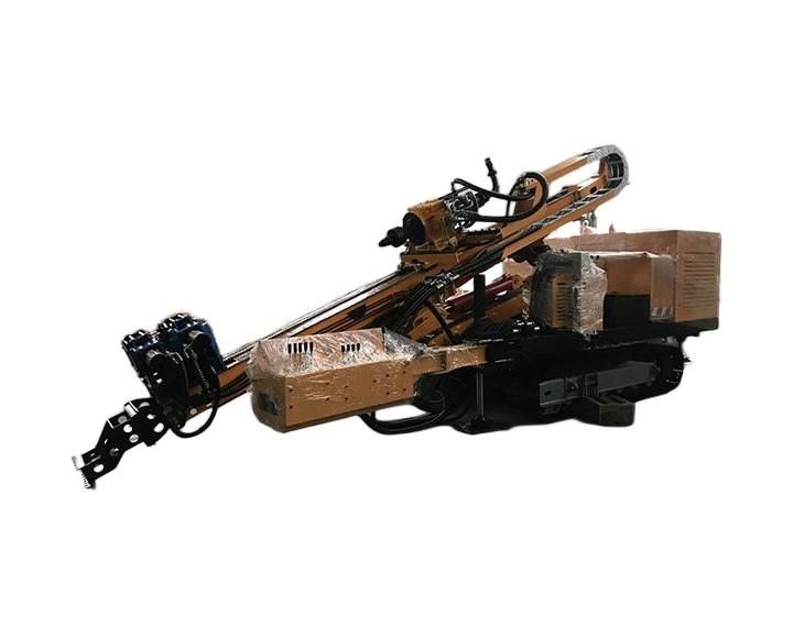Hydraulic Crawler RC Pengeboran Rig 11KN Lift Force 132KW Daya 180m kedalaman pengeboran