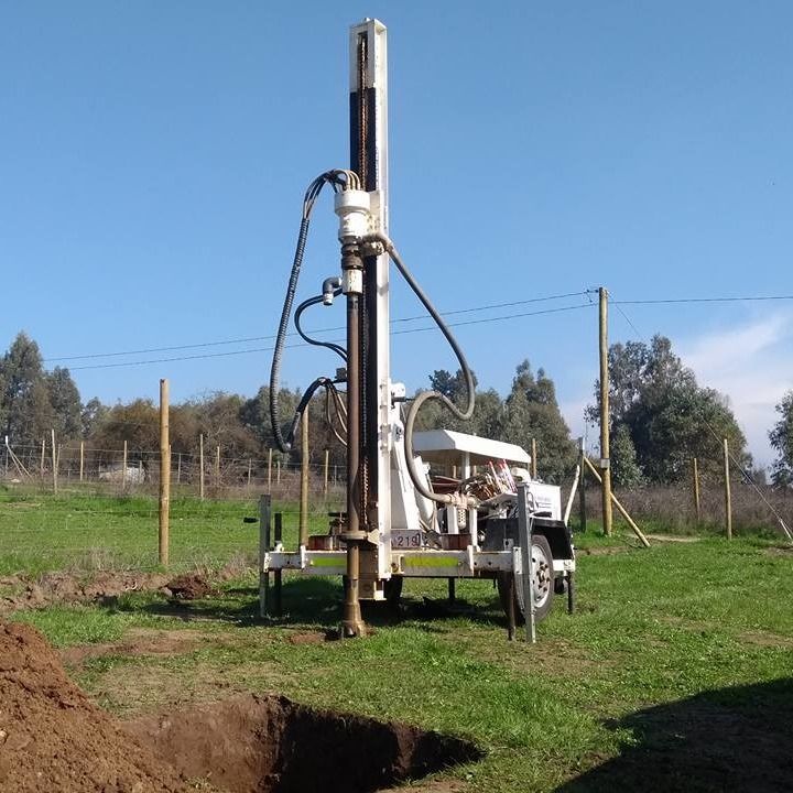 RC120W Mesin Pengeboran Sumur Air Kecil Cocok untuk pengeboran dengan palu dan rotary down-the-hole
