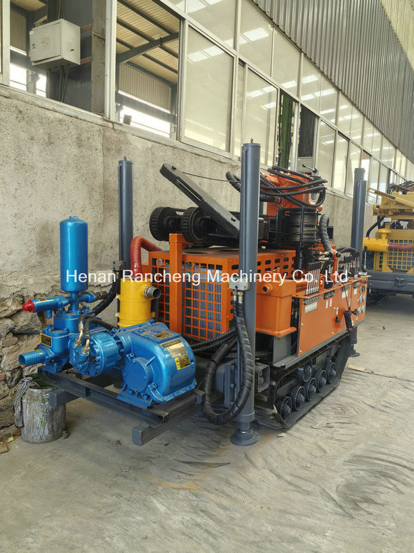 180m Mini Crawler Water Well Drilling Rig dengan 77.3KW YuChai Engine untuk Borhole