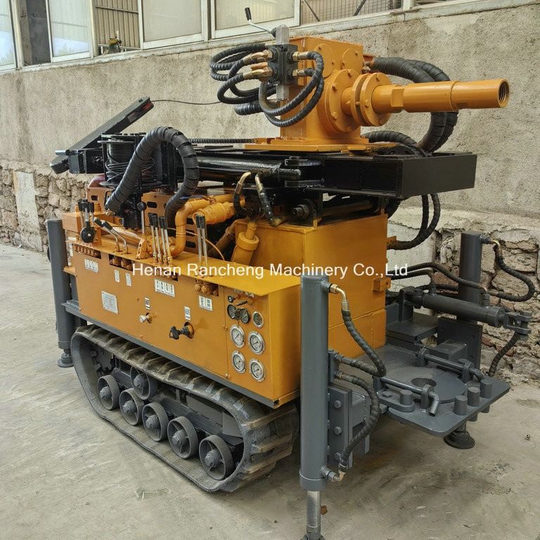 180m Pneumatic Water Well Drilling Rig Multifungsi Crawler Mounted Rig Dengan 55KW Quanchai Diesel
