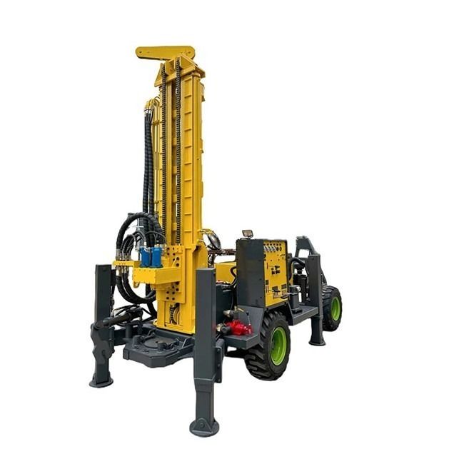 RCF220W roda-jenis trailer DTH Air Well Pengeboran Rig Powered By 65KW Engine