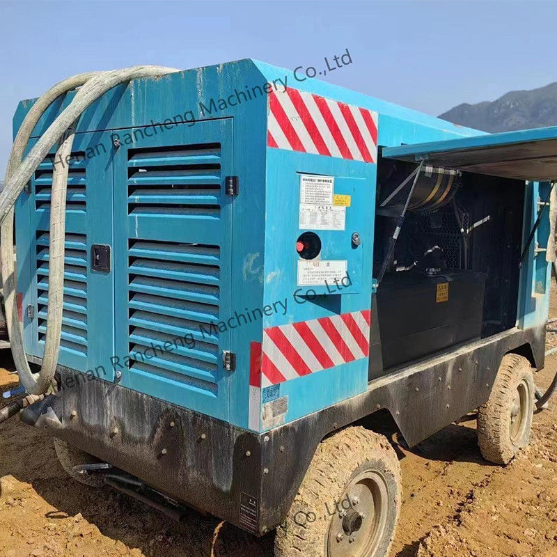 Kompresor Udara Tipe Trailer Empat Roda LGCY17-18-18/15TK Tekanan Kerja 18bar Mesin Cummins 210HP Untuk Pengeboran 150-200m