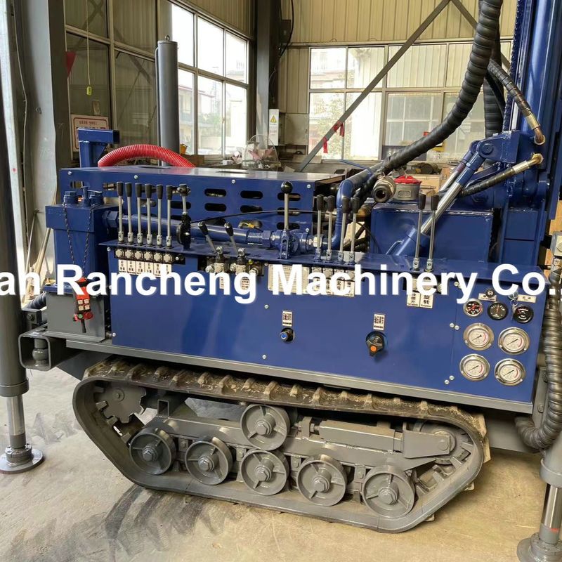 Mesin Pengeboran Dilengkapi Dengan Mesin Diesel Yuchai 77,3KW yang Kuat 45-65r / Min Kecepatan Rotasi
