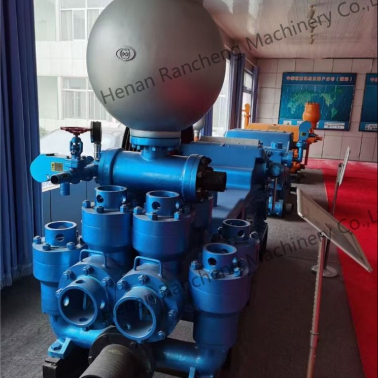 185KW Daya 7MPa Tekanan Maksimum Pengeboran Pompa Lumpur Untuk 1000m Proyek sumur air dalam 7200kg