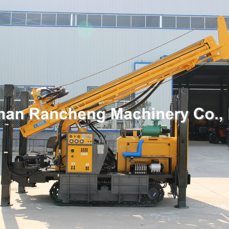 350m kedalaman pengeboran 91KW Mesin Yuchai Air Well Pengeboran Rig 22T kekuatan angkat