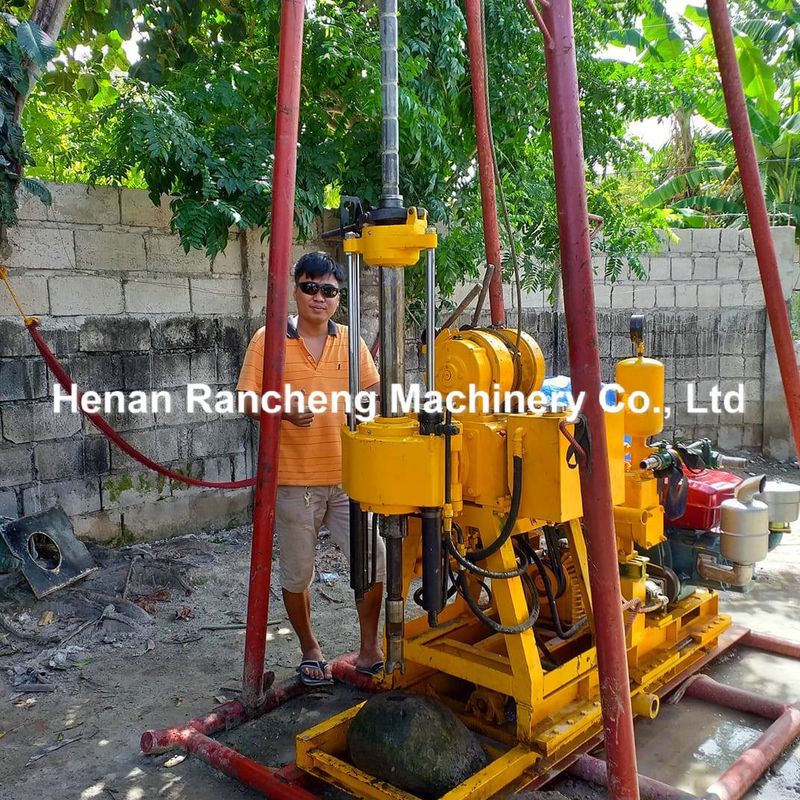 Rig Pengeboran Sumur Kecil Hidraulik Kedalaman 200m Multi Fungsi Sudut Pengeboran 90°~75°