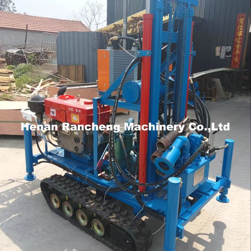 Silinder Bor Hidraulik Kecil Kedalaman 160m Mesin Penggali Air Rig Pengeboran Sumur Air yang Dipasang di Crawler