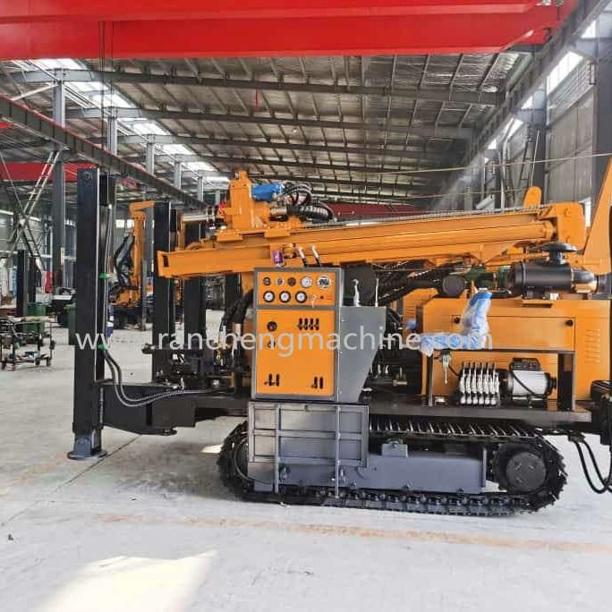 Mesin Pengeboran Sumur Air Untuk Pengeboran Sedalam 800m Di Semua Jenis Tanah 154KW Cu-mmins