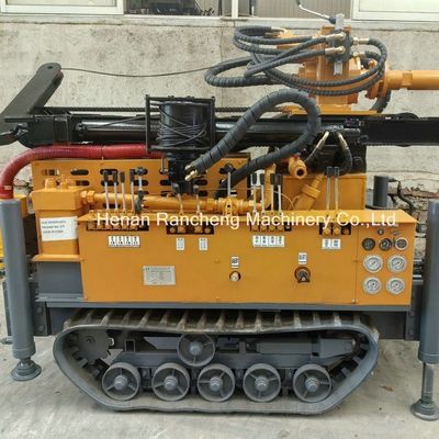 Pengeboran sumur air hidraulik yang dipasang pada crawler mampu mengebor hingga kedalaman 180m