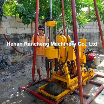 130m / 150m / 200m Kedalaman Pengeboran lubang kecil rig Dengan beban 18T