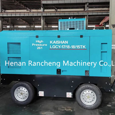 Kompresor Udara Tipe Trailer Empat Roda LGCY17-18-18/15TK Tekanan Kerja 18bar Mesin Cummins 210HP Untuk Pengeboran 150-200m