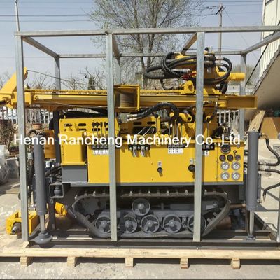 Mesin Pengeboran Dilengkapi Dengan Mesin Diesel Yuchai 77,3KW yang Kuat 45-65r / Min Kecepatan Rotasi